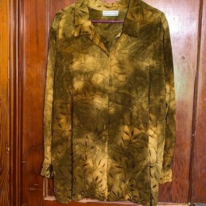 EUC August Max shirt